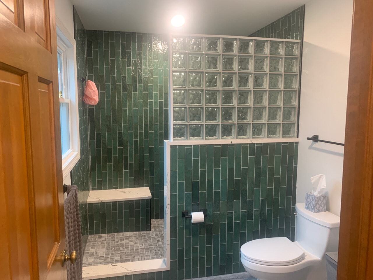 Walk-In Shower with Built-In Bench-cf2847d8-025e-4682-9f2a-6d82522a7752