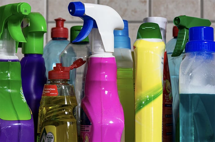 Multicolored-cleaning-spray-bottles